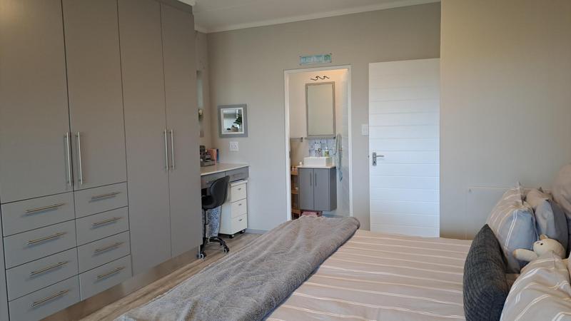 4 Bedroom Property for Sale in Jongensfontein Western Cape